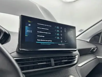 Photo 52 Peugeot 3008  Hybrid 225 e-EAT8