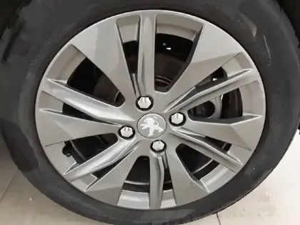 Photo 12 Peugeot 208 Gén. II Ph1 NG Allure Pack 5