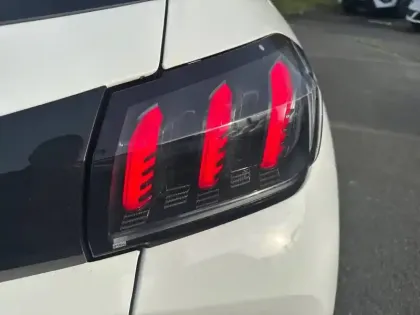 Photo 16 Peugeot 208  Electrique 50 kWh 136ch