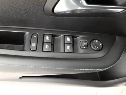 Photo 21 Peugeot 208 Gén. II Ph1 NG Allure Pack 5