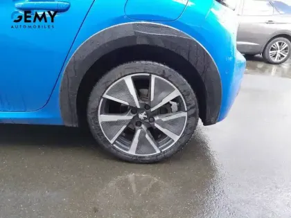 Photo 10 Peugeot 208  Electrique 50 kWh 136ch