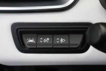 Photo 27 Renault Clio  Blue dCi 100 - 21N