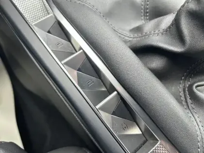 Photo 19 DS DS 3 DS3 Crossback PureTech 100 BVM6 Performance Line