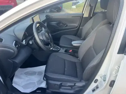 Photo 15 Toyota Yaris Hybride 116H DESIGN PACK MY25