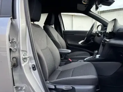 Photo 11 Toyota Yaris Hybride 1.5 HYBRID 116H DESIGN AUTO