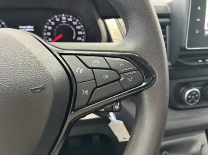 Photo 16 Renault Trafic Combi L1 2.0 Blue dCi 150ch S&S Zen 8 places E6E