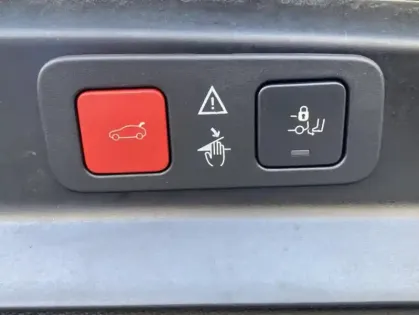 Photo 16 Peugeot 5008 II Hybrid 136 e-DCS6 Allure Pack