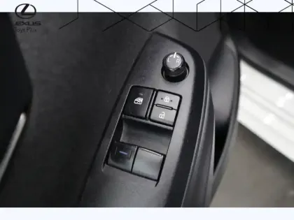 Photo 11 Toyota Yaris Hybride 116h Dynamic