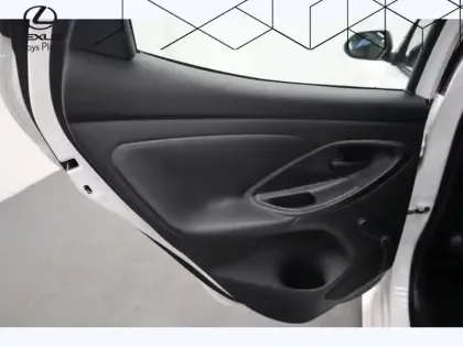 Photo 18 Toyota Yaris Hybride 116h Dynamic