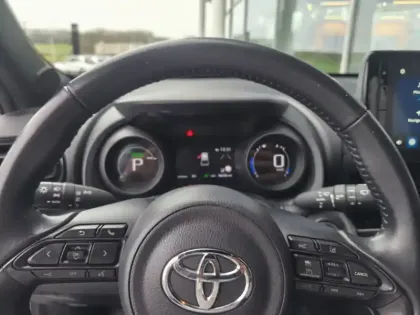 Photo 12 Toyota Yaris 1.5 HYBRID 116H DESIGN AUTO