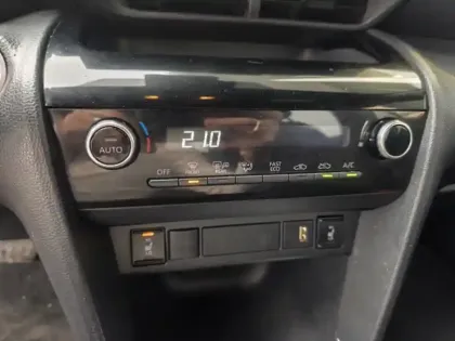 Photo 7 Toyota Yaris 1.5 HYBRID 116H DESIGN AUTO