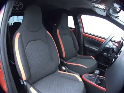 Photo 17 Toyota Aygo 1.0 VVT-i 72 Design CVT