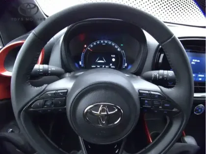 Photo 9 Toyota Aygo 1.0 VVT-i 72 Design CVT