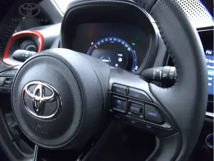 Photo 8 Toyota Aygo 1.0 VVT-i 72 Design CVT