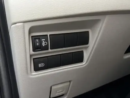 Photo 15 Toyota Yaris Hybride 116h Iconic Techno