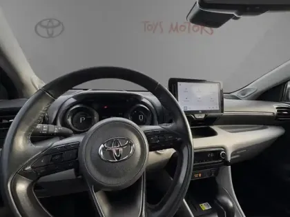 Photo 8 Toyota Yaris Hybride 116h Iconic Techno