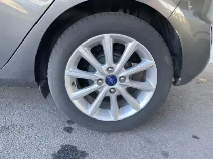 Photo 13 Ford Fiesta 1.0 EcoBoost 100ch Stop&Start Titanium 5p Euro6.2