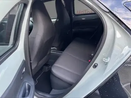 Photo 13 Toyota Aygo Hybride 116h Graphic CROSSOVER GRAPHI