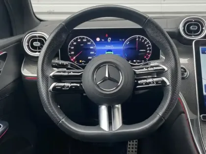 Photo 22 Mercedes Classe GLC SUV 300 e Hybrid EQ 4MATIC AMG Line