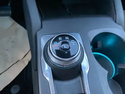 Photo 7 Ford Kuga 2.5 Duratec 180ch Hybrid FlexiFuel Titanium Business Powershift