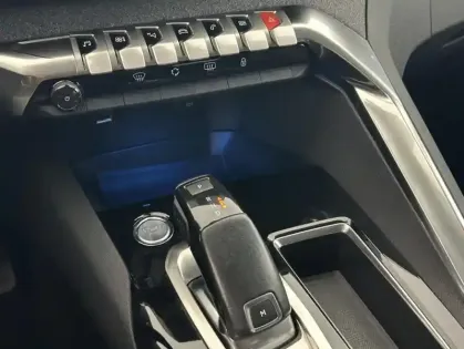 Photo 20 Peugeot 3008 1.5 BlueHDi 130ch Allure EAT8 Suréquipé