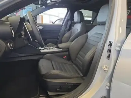 Photo 8 Alfa Romeo Giulia  2.2 Diesel 210ch Veloce Q4 AT8