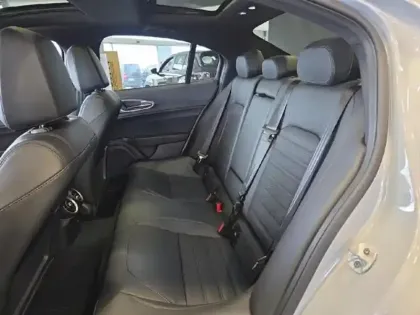 Photo 9 Alfa Romeo Giulia  2.2 Diesel 210ch Veloce Q4 AT8