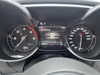 Photo 14 Alfa Romeo Giulia  2.2 JTD 160ch Super AT8 MY20