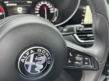 Photo 13 Alfa Romeo Giulia  2.2 JTD 160ch Super AT8 MY20