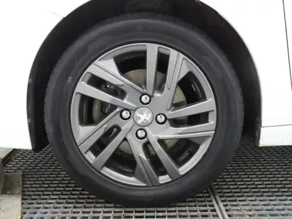 Photo 9 Peugeot 208  1.2 PureTech 100ch S&S Style 118g