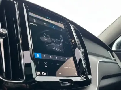 Photo 10 Volvo Xc60  T6 Hybride Rechargeable 253 + 145ch Plus Style Dark Geartronic 8 AWD