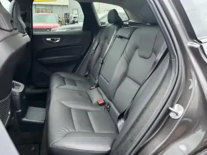 Photo 9 Volvo Xc60  T6 Hybride Rechargeable 253 + 145ch Plus Style Dark Geartronic 8 AWD