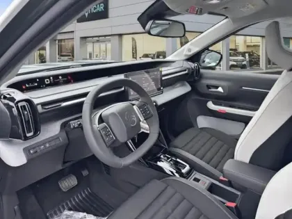 Photo 7 Citroën C3 Aircross  1.2 Hybride 145ch MAX 7 places