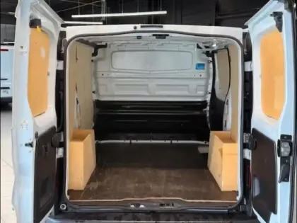 Photo 10 Renault Trafic Gén. III (F82) Ph3 Confort 4