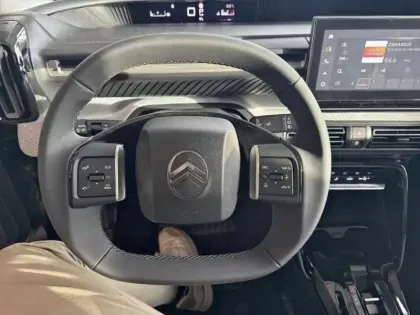 Photo 10 Citroën C3 Aircross  1.2 Hybride 145ch MAX 7 places