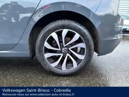 Photo 12 Volkswagen Golf  1.0 eTSI OPF 110ch Active DSG7