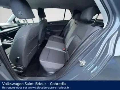 Photo 10 Volkswagen Golf  1.0 eTSI OPF 110ch Active DSG7