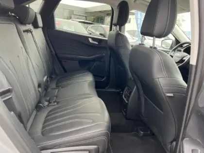 Photo 11 Ford Kuga  2.5 Duratec 190ch FHEV Vignale BVA i-AWD 4X4