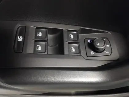 Photo 10 Volkswagen T-cross  1.0 TSI 110ch Life Tech