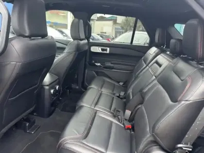 Photo 10 Ford Explorer Gén. III Ph1 ST-Line 5