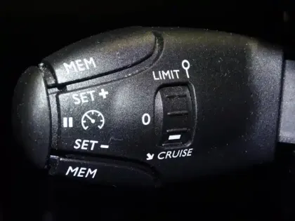 Photo 12 Peugeot 208  1.2 PureTech 75ch S&S Active Pack