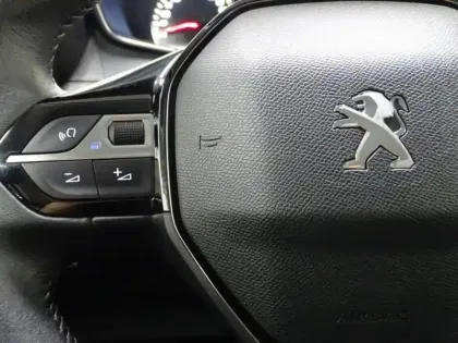 Photo 10 Peugeot 208  1.2 PureTech 75ch S&S Active Pack