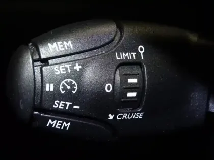 Photo 12 Peugeot 208  1.2 PureTech 100ch S&S Style 118g