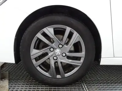 Photo 9 Peugeot 208  1.2 PureTech 100ch S&S Style 118g