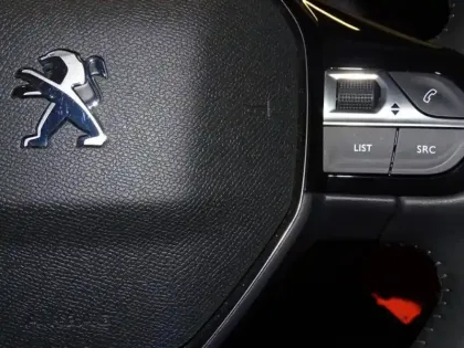 Photo 11 Peugeot 208  1.2 PureTech 100ch S&S Style 118g