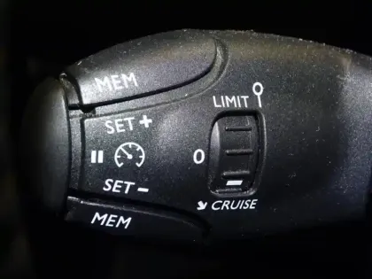 Photo 12 Peugeot 208  e- 136ch Active