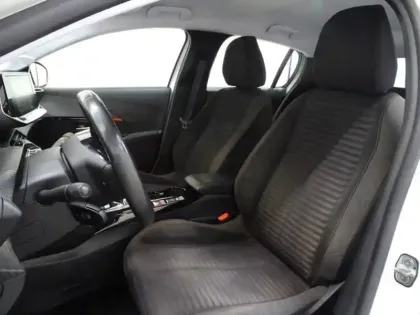 Photo 6 Peugeot 208  e- 136ch Active