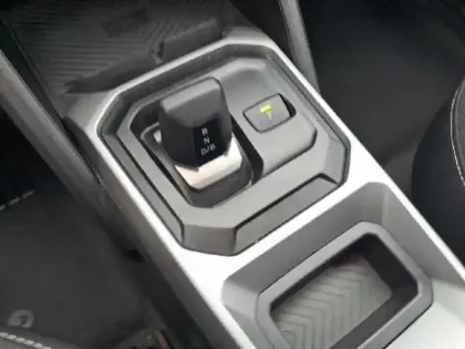 Photo 13 Dacia Duster  1.6 hybrid 140ch Journey