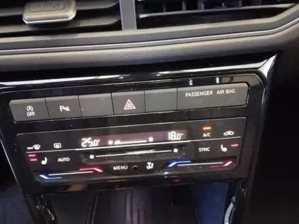 Photo 9 Volkswagen T-cross  1.0 TSI 116ch R-Line DSG7