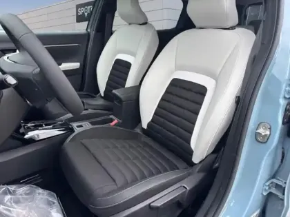 Photo 8 Citroën C3 Aircross  1.2 Hybride 145ch MAX 7 places